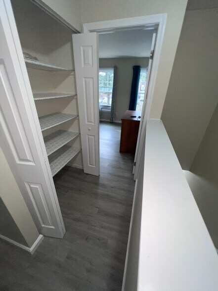 Building Photo - 14856 Swallow Ct