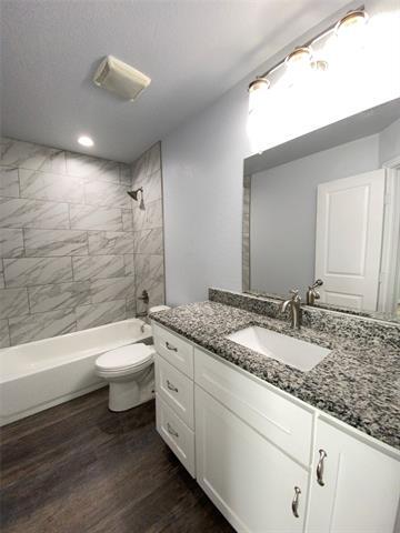 Building Photo - 924 E Annie St