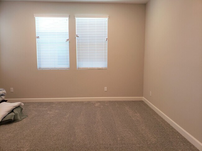 Building Photo - Stunning New Home for Rent in Vista