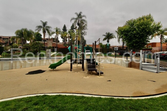 Building Photo - Escondido, 1463-E N Broadway, Wood Floors,...
