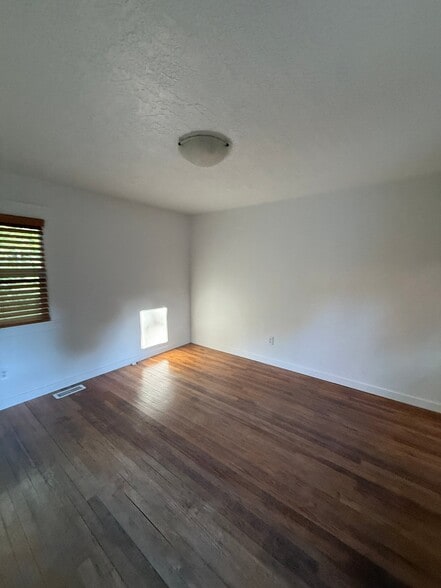 Building Photo - 4417 W Rim St
