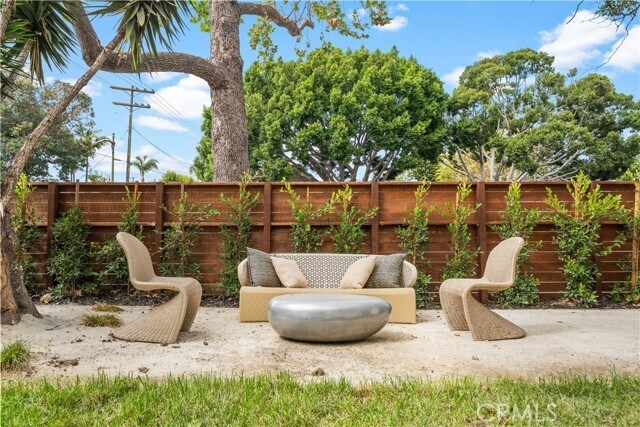 Building Photo - 2203 Pelham Ave