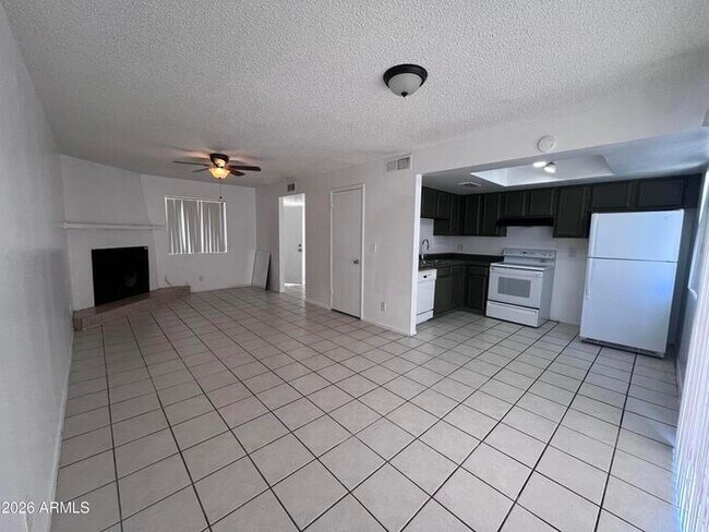 Building Photo - 15601 N 27th St