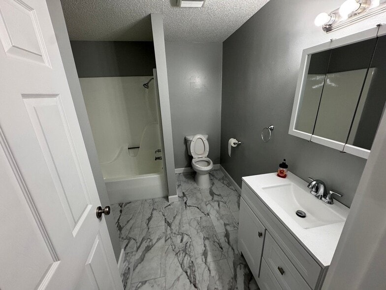 Building Photo - 311 J W Davis Dr