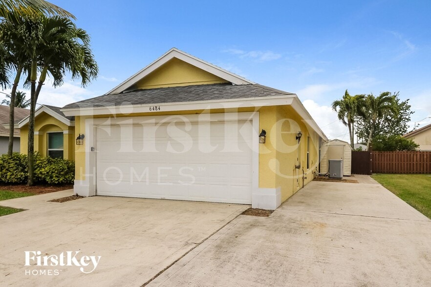 Building Photo - 6484 Robinson St