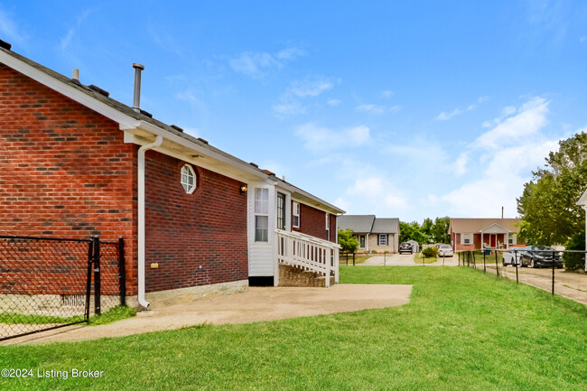 Building Photo - 106 Drake Dr