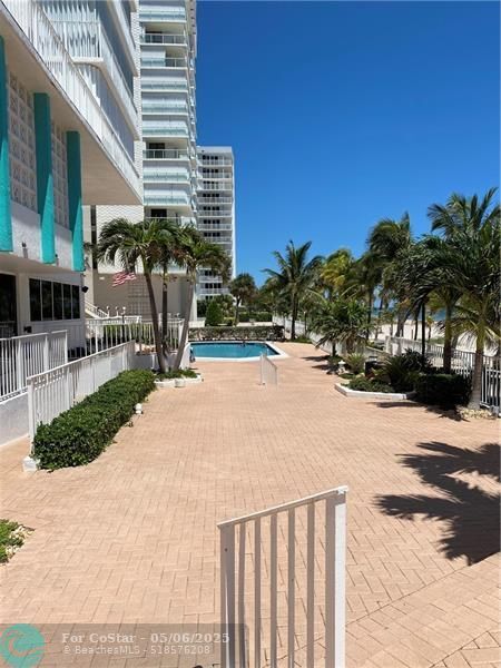 Building Photo - 1010 S Ocean Blvd