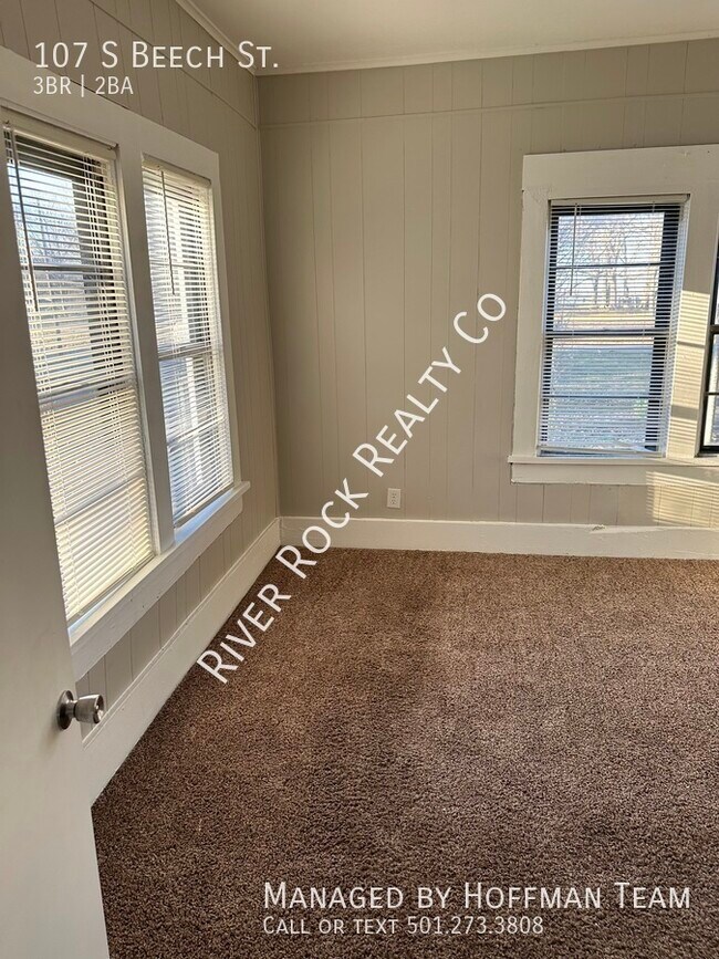 Building Photo - 107 S Beech St