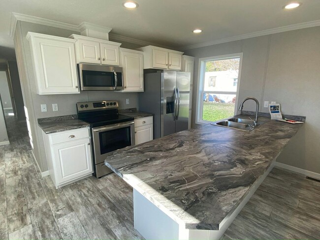 Building Photo - 129 Zimmer Dr W