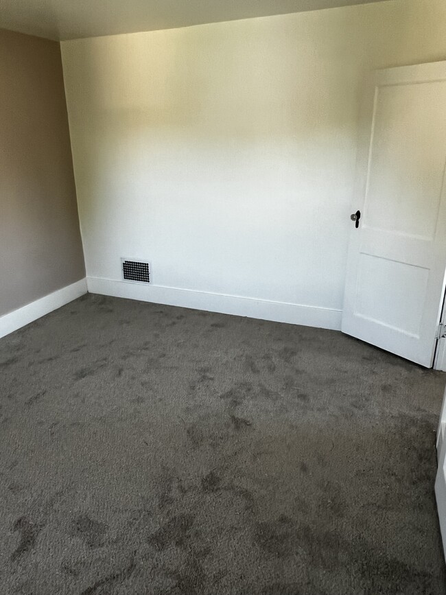2nd bedroom - 1111 Ridge Ave