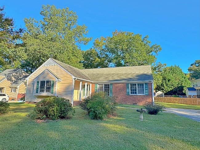 Building Photo - 102 Rock Nest Ct