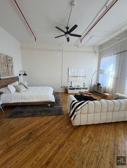 Building Photo - LINCOLN AVENUE