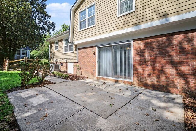 Building Photo - 8301 Nathanael Greene Ln