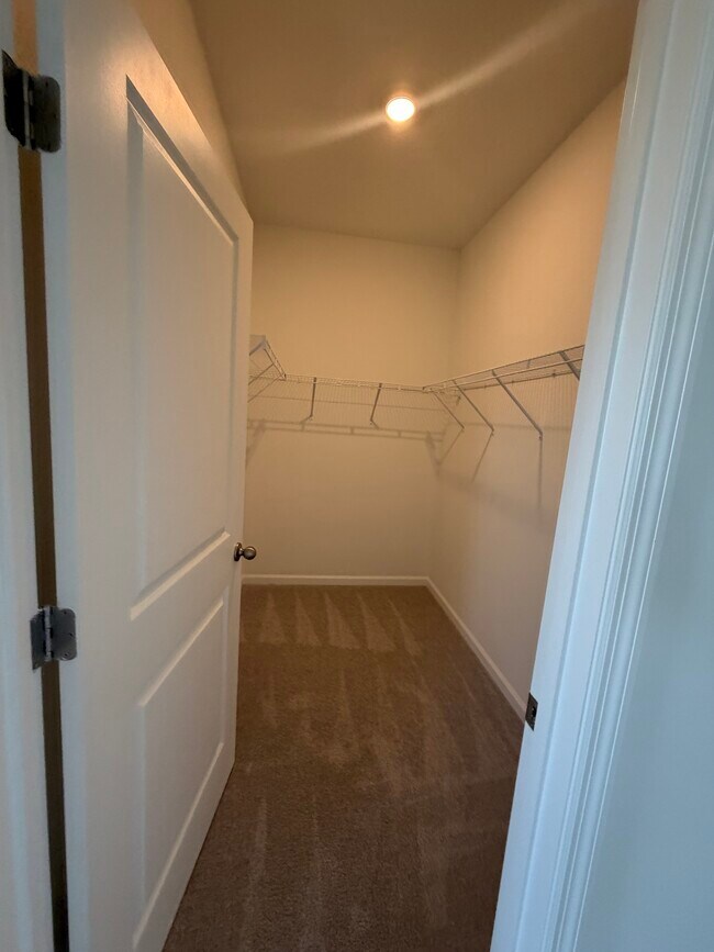 Building Photo - 3255 Carnation Ave