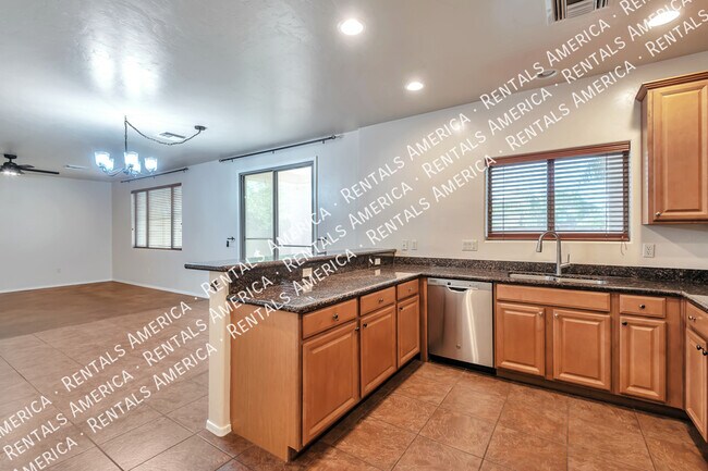 Building Photo - 8261 N Converse Ct