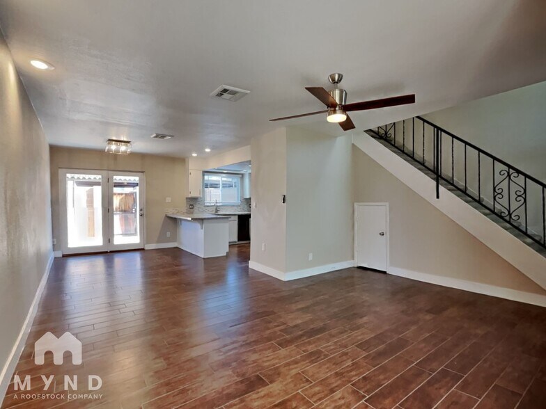 Building Photo - 8243 E Thomas Rd