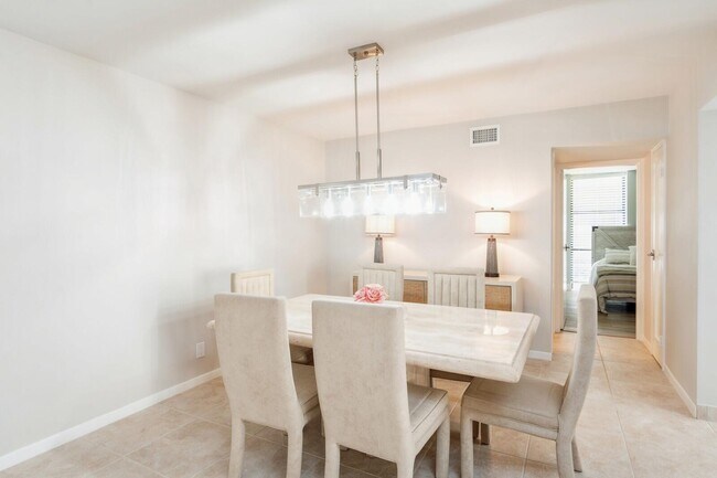 Building Photo - 3200 S Ocean Blvd