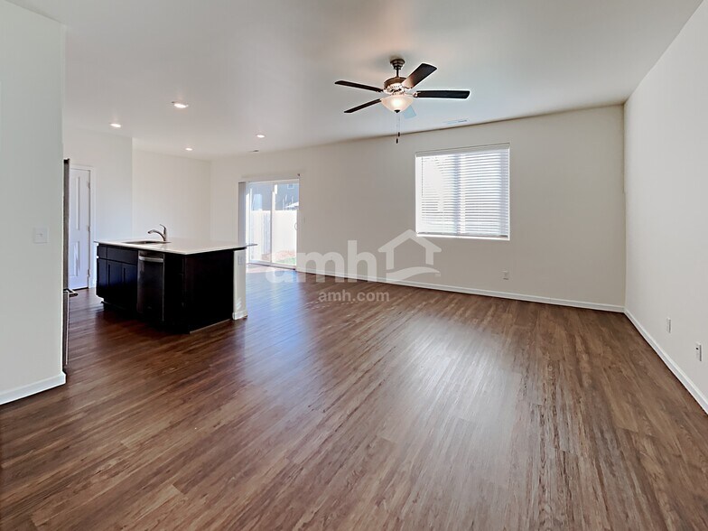 Building Photo - 2328 NW Matteo Dr