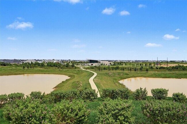 Building Photo - 16819 Spotted Oak Dr