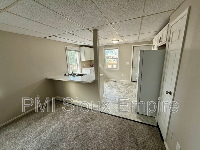 Building Photo - 316 N Sherman Ave