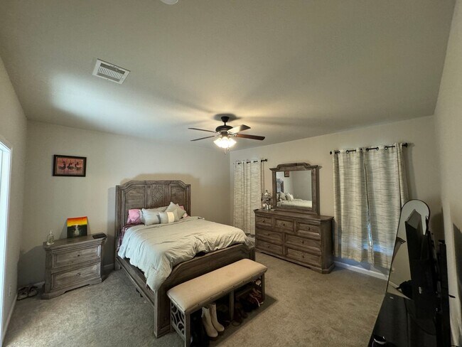 Building Photo - Close to Barksdale Air Force Base...