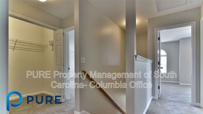 Building Photo - 229 Kenmore Park Dr