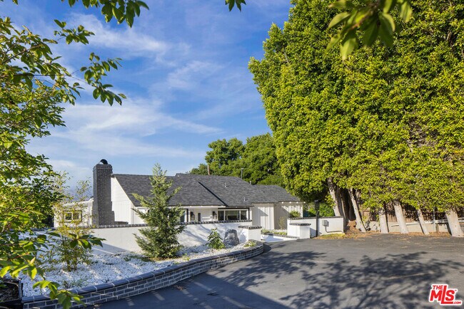 Building Photo - 11775 Laurelwood Dr