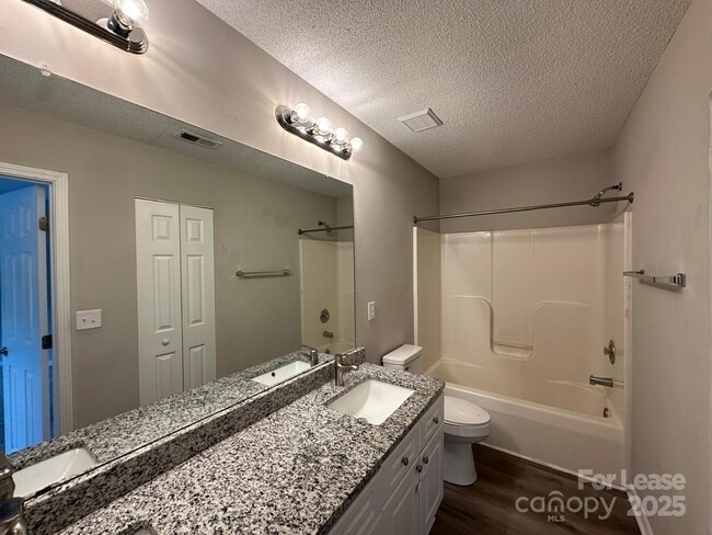 Building Photo - 626 Emerald Cove Dr