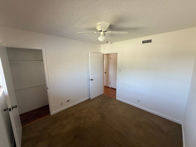 Building Photo - 3 Bedroom | 1.5 Bathroom | Single Family Home in Carmichael