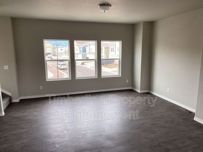 Building Photo - 889 Grissom Dr.