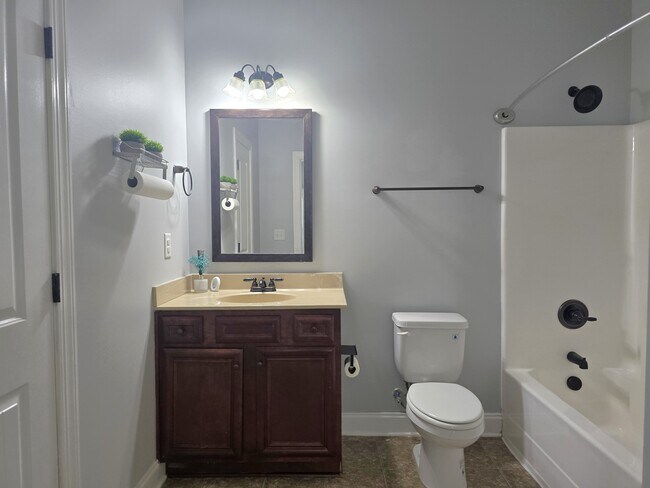 Building Photo - 8809 Crenshaw Dr