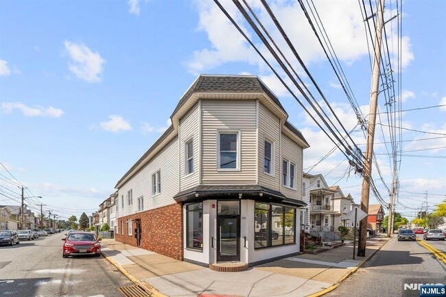 Primary Photo - 59 Locust Ave