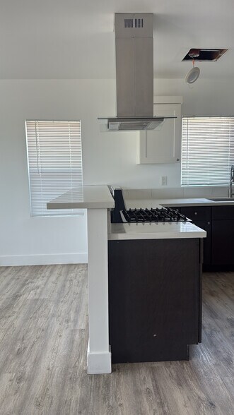 Building Photo - 4606 S Normandie Ave