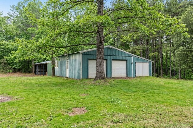 Building Photo - Beautiful 4 Bed 3.5 Bath Home on 20 Acres