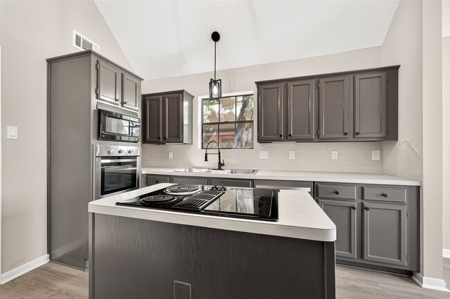 Building Photo - 4906 Pleasure Lake Ln