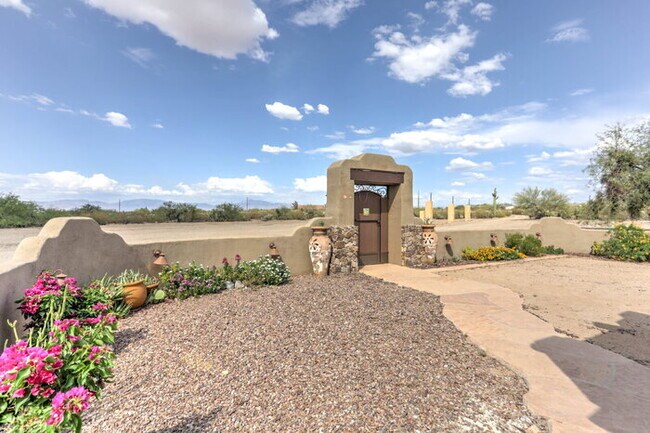 Building Photo - Vail - Rural Property on acreage