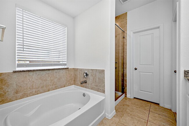 Building Photo - 29897 Dovetail Blf Ln
