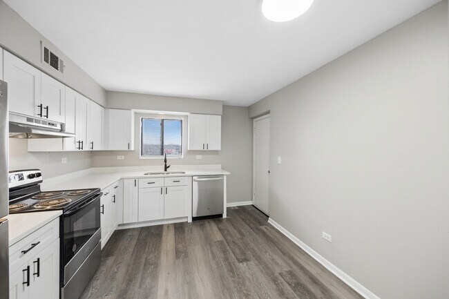 Building Photo - 1543 Ardmore Ave