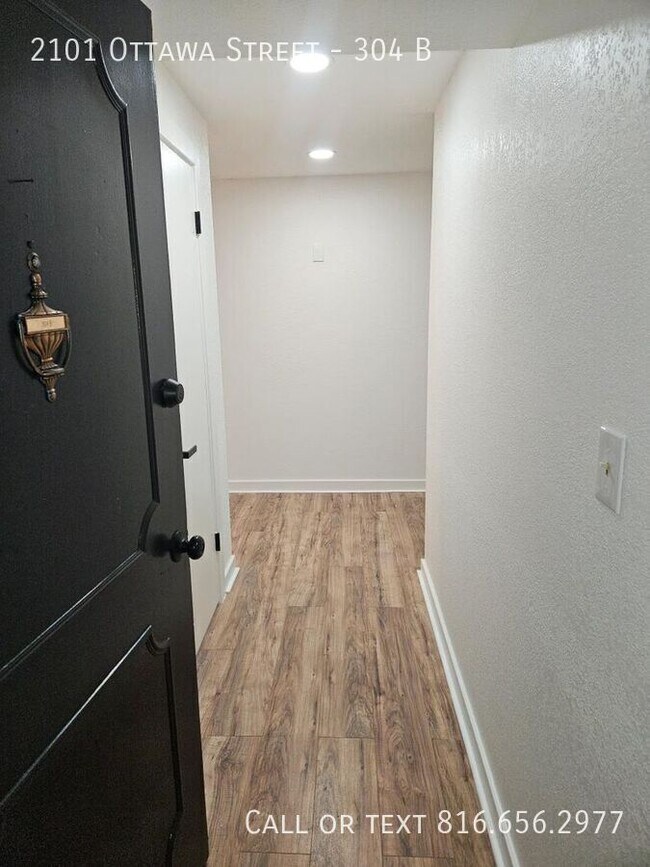 Building Photo - 2101 Ottawa St