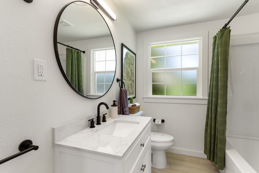 Building Photo - 4300 N 9th Ave