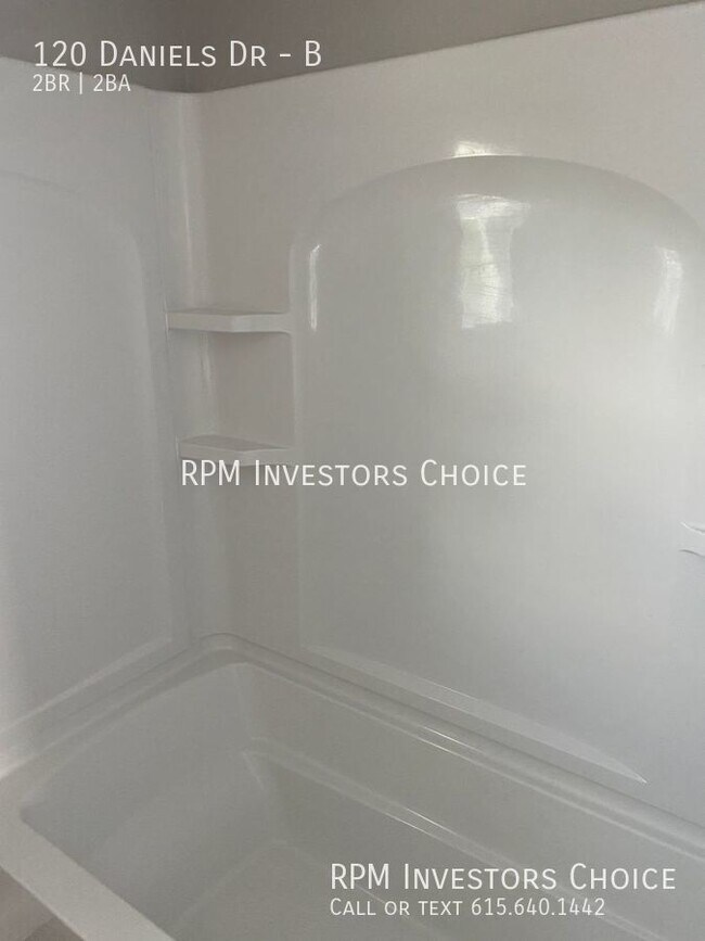 Building Photo - Lovely, modern 2bd/2ba near to Downtown Fr...