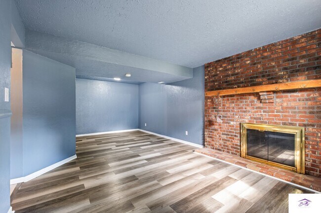 Building Photo - 5911 S 137th St