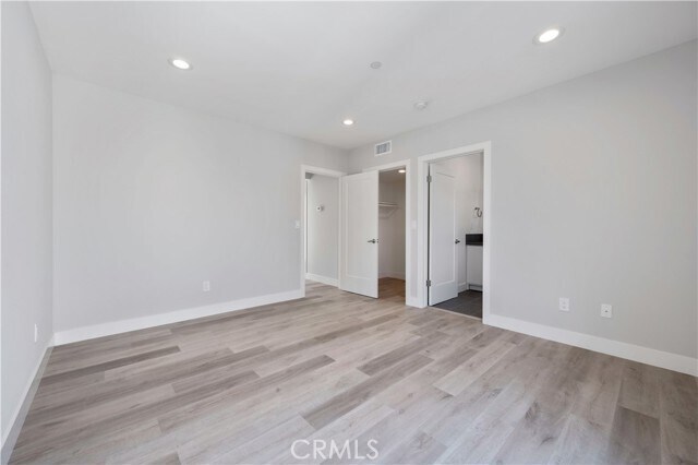 Building Photo - 2733 S La Brea Ave