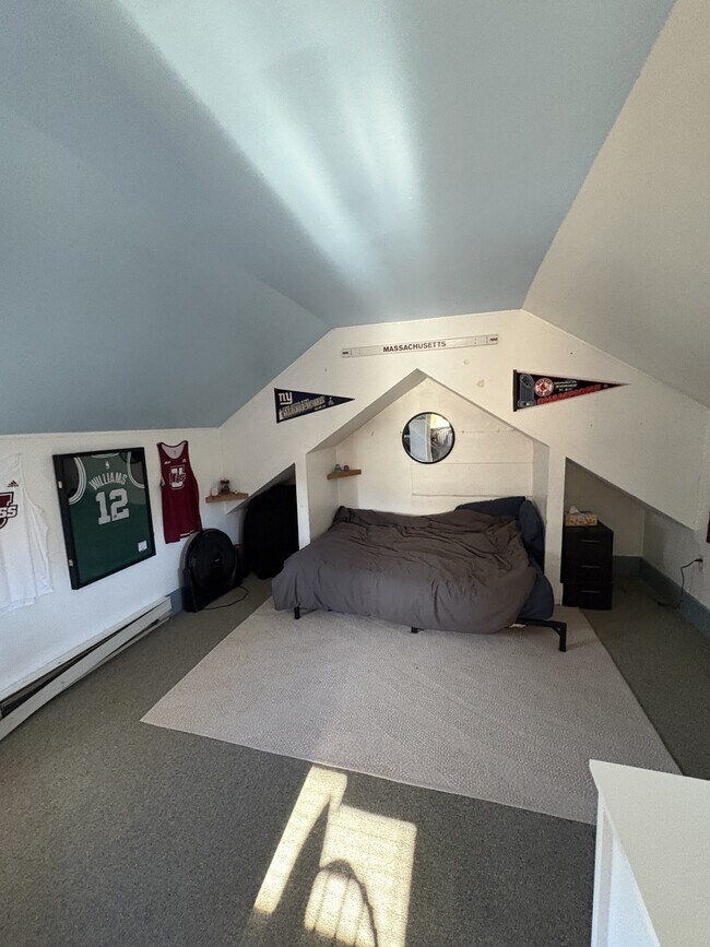 Building Photo - 109 Pelham Rd