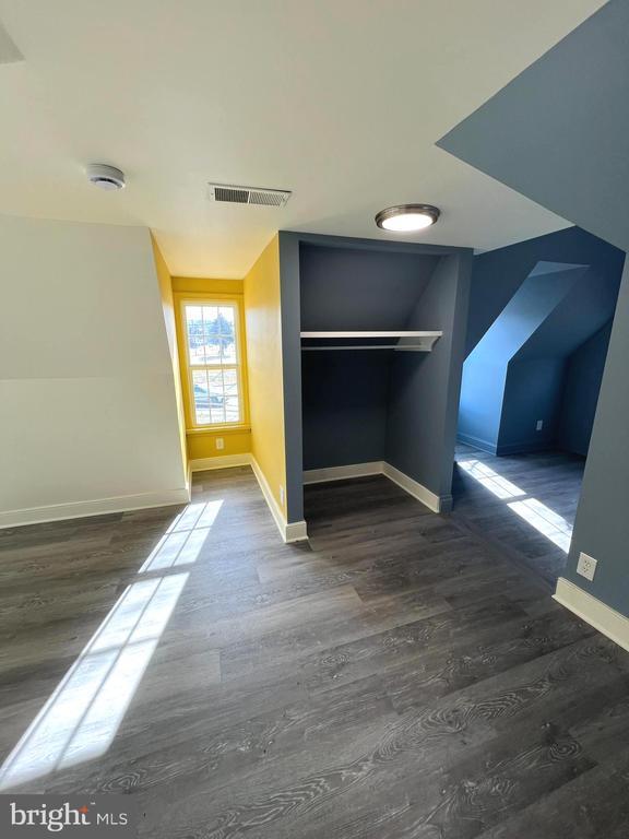 Building Photo - 7617 Old Plank Rd