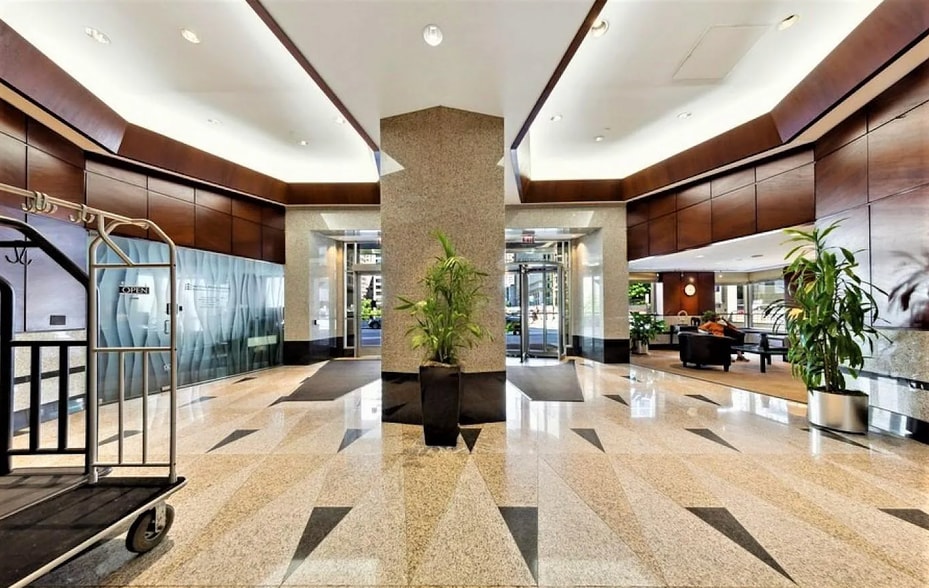 Building Photo - 440 N Wabash Ave