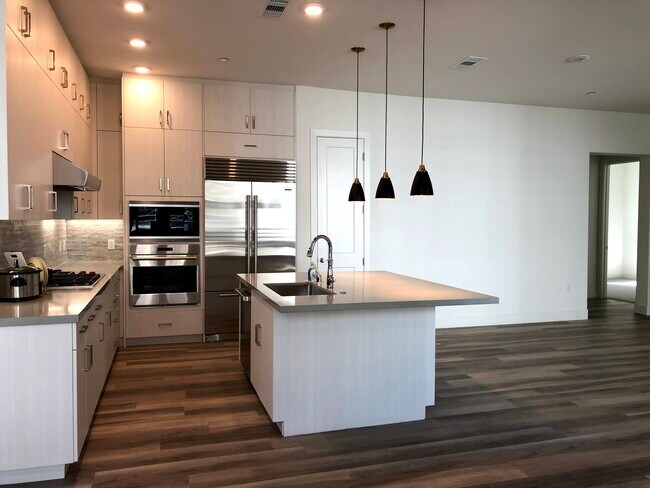 Kitchen - 45253 Tom Blalock St