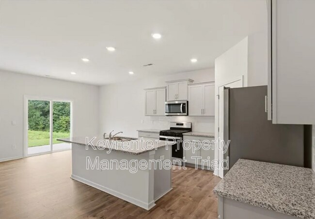 Building Photo - 7448 Buckpasser Dr