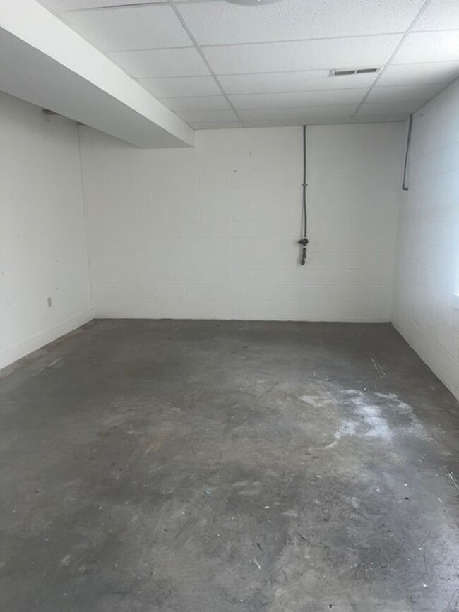 Building Photo - 215 Taylor St