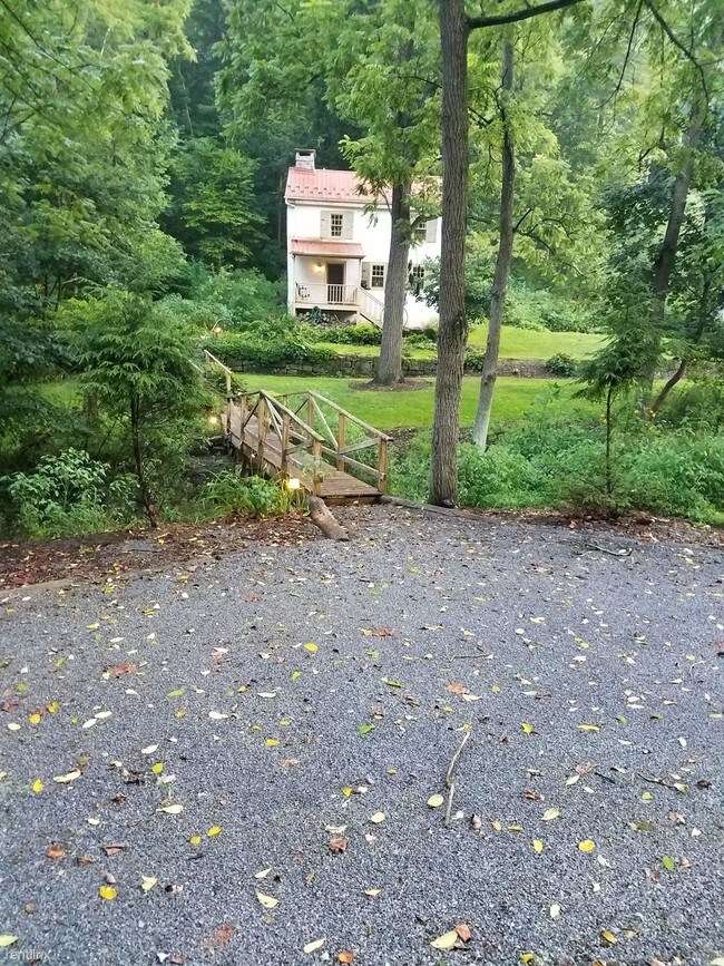 Building Photo - 1 br, 1 bath House - Etna Furnace Guest House